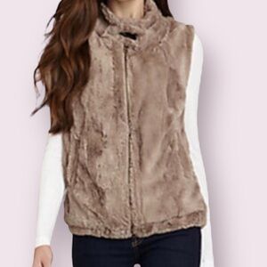 Sanctuary Natalie Mock Neck Soft Lightweight Faux Fur Vest Zip Up Vest Size S